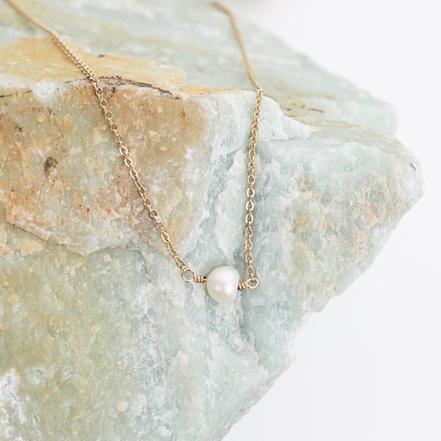 "The Small Pearl" Solitaire Freshwater Pearl Necklace - Chocolate and Steel